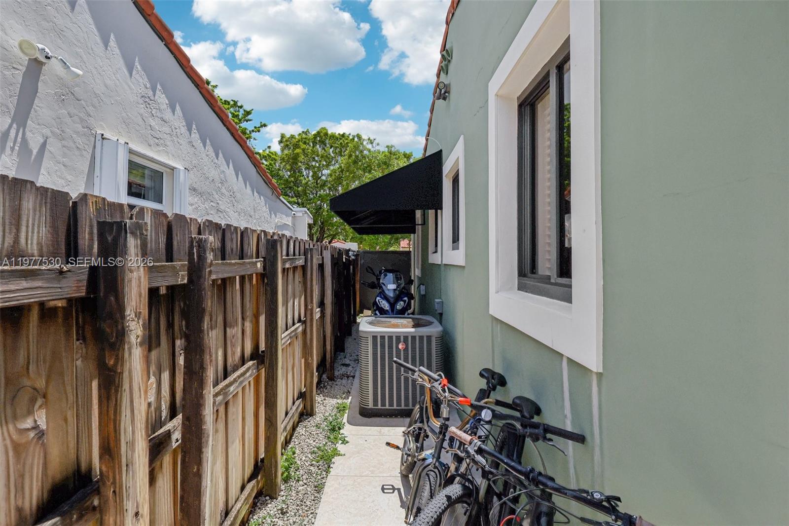 BRICKELL HAMMOCK UNIT NO - Residential