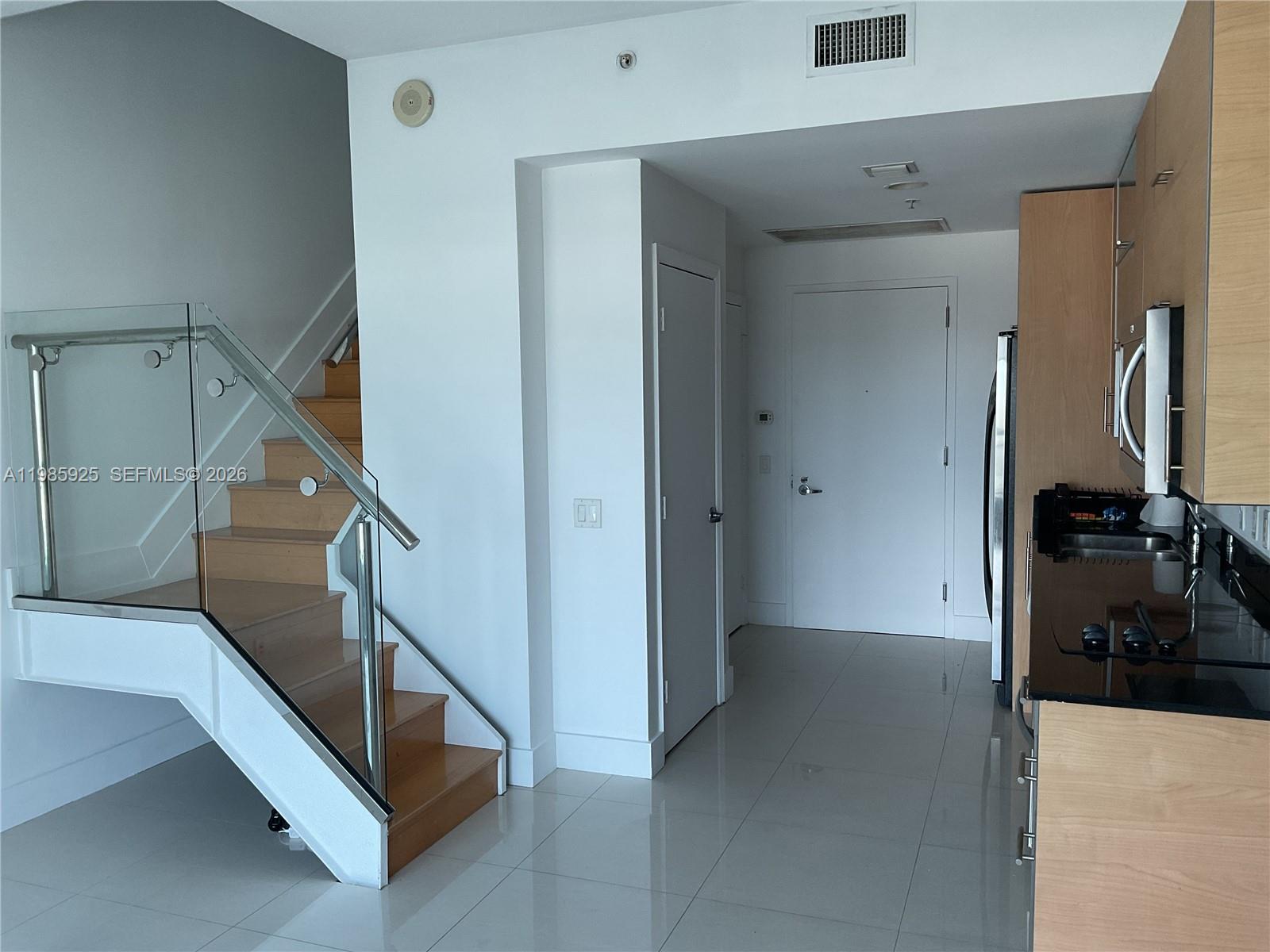 60 SW 13 ST 2007