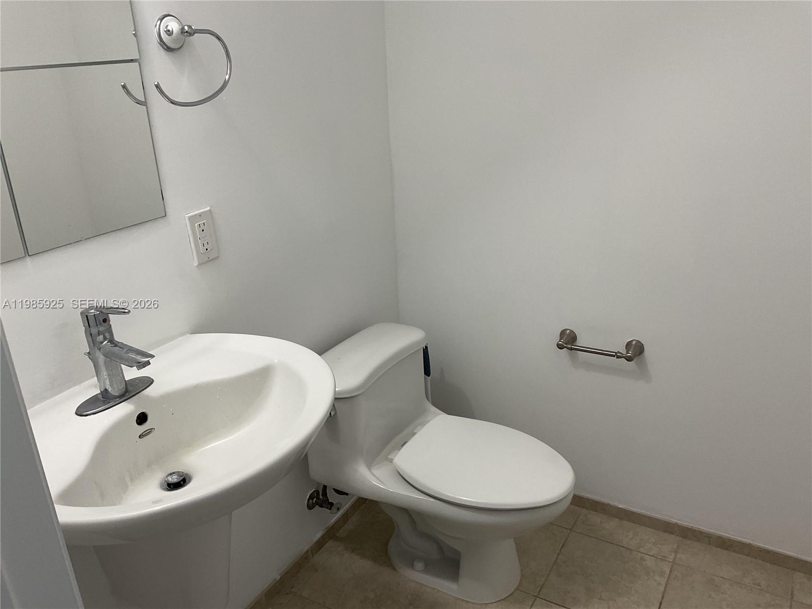 60 SW 13 ST 2007
