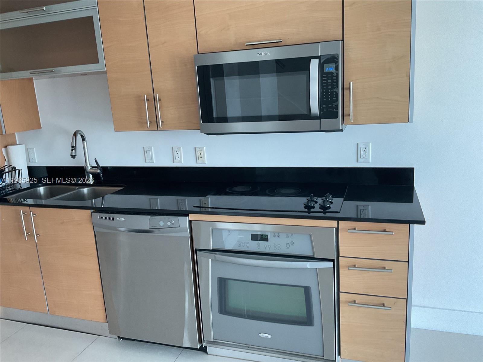 60 SW 13 ST 2007