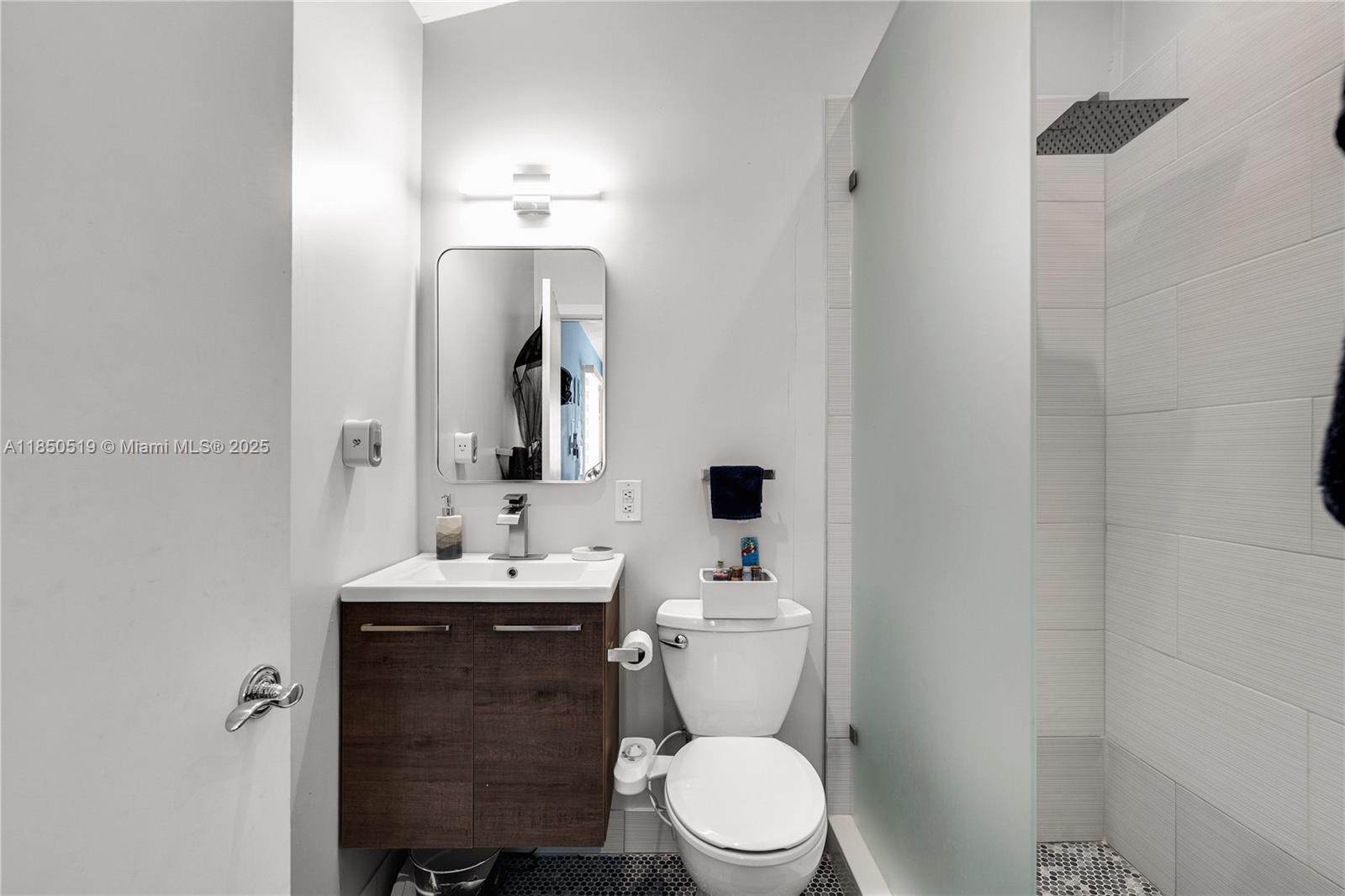 LAKE VIEW SUB - Residential Lease