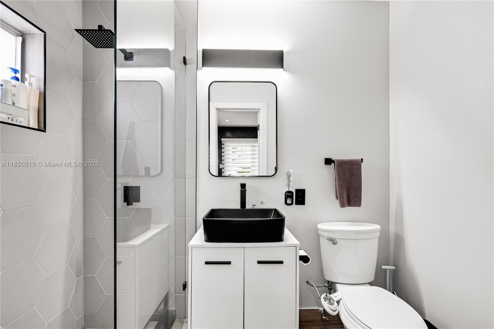 LAKE VIEW SUB - Residential Lease