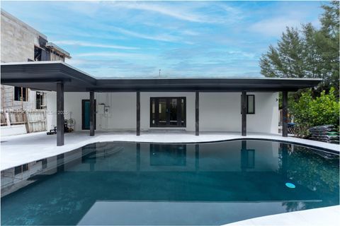 Photo of 4144 Alton Rd, Miami Beach, FL 33140 (MLS # A11875404)
