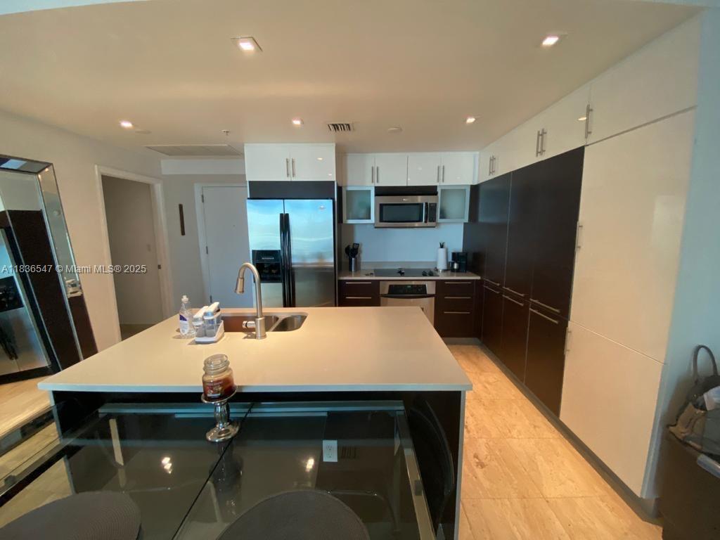QUANTUM ON THE BAY CONDO - Residential Lease