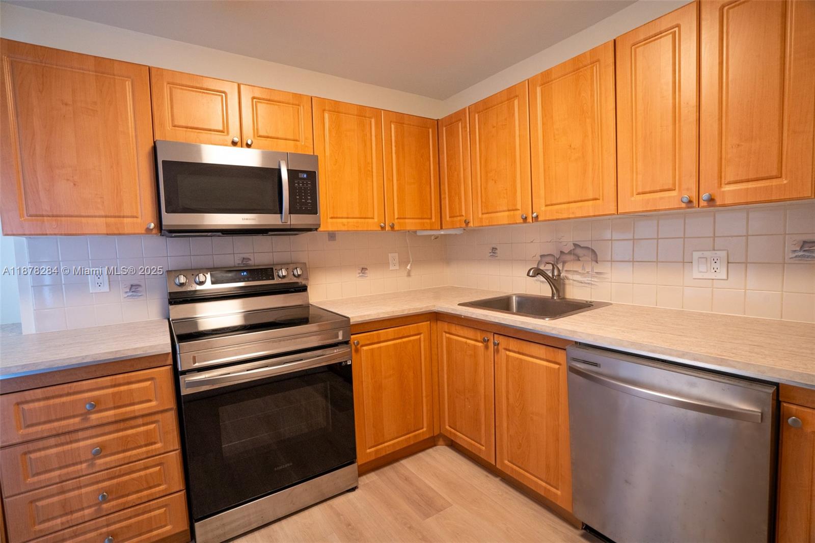 OLYMPUS CONDO PHASE - Residential Lease