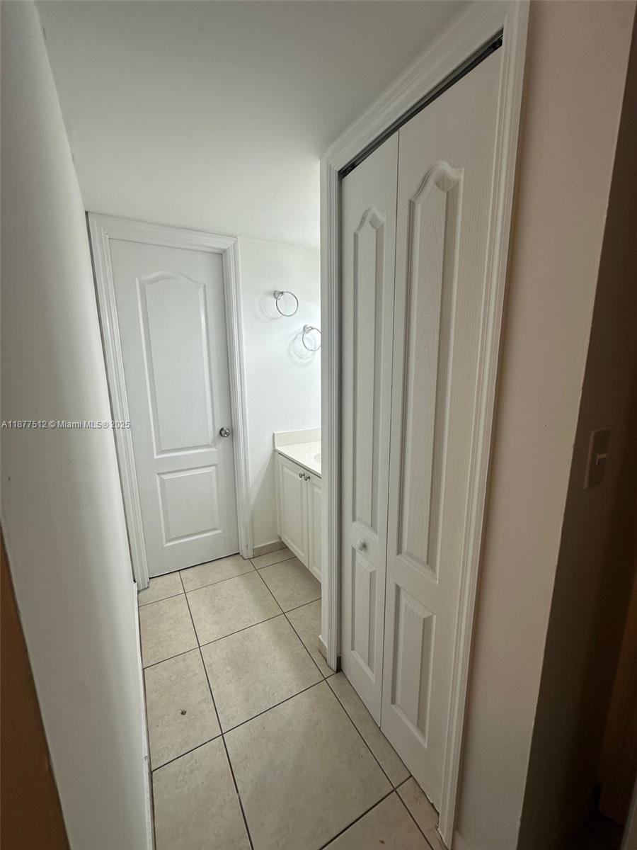 VISIONS AT FOUNTAINBLEAU - Residential Lease