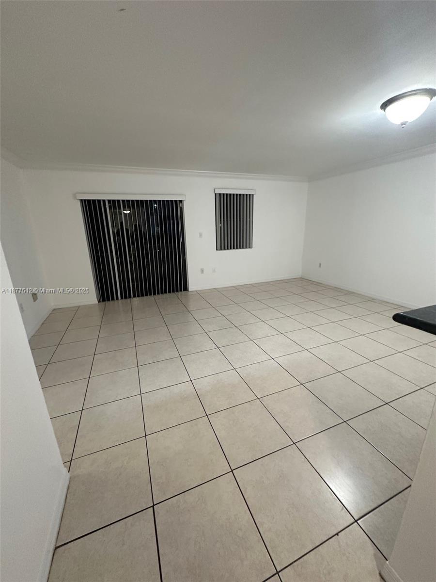 VISIONS AT FOUNTAINBLEAU - Residential Lease