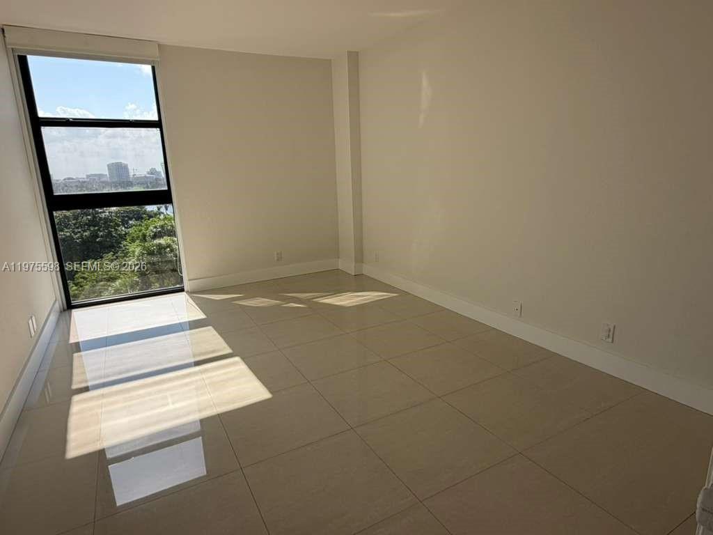 HAMPTONS WEST CONDO - Residential Lease