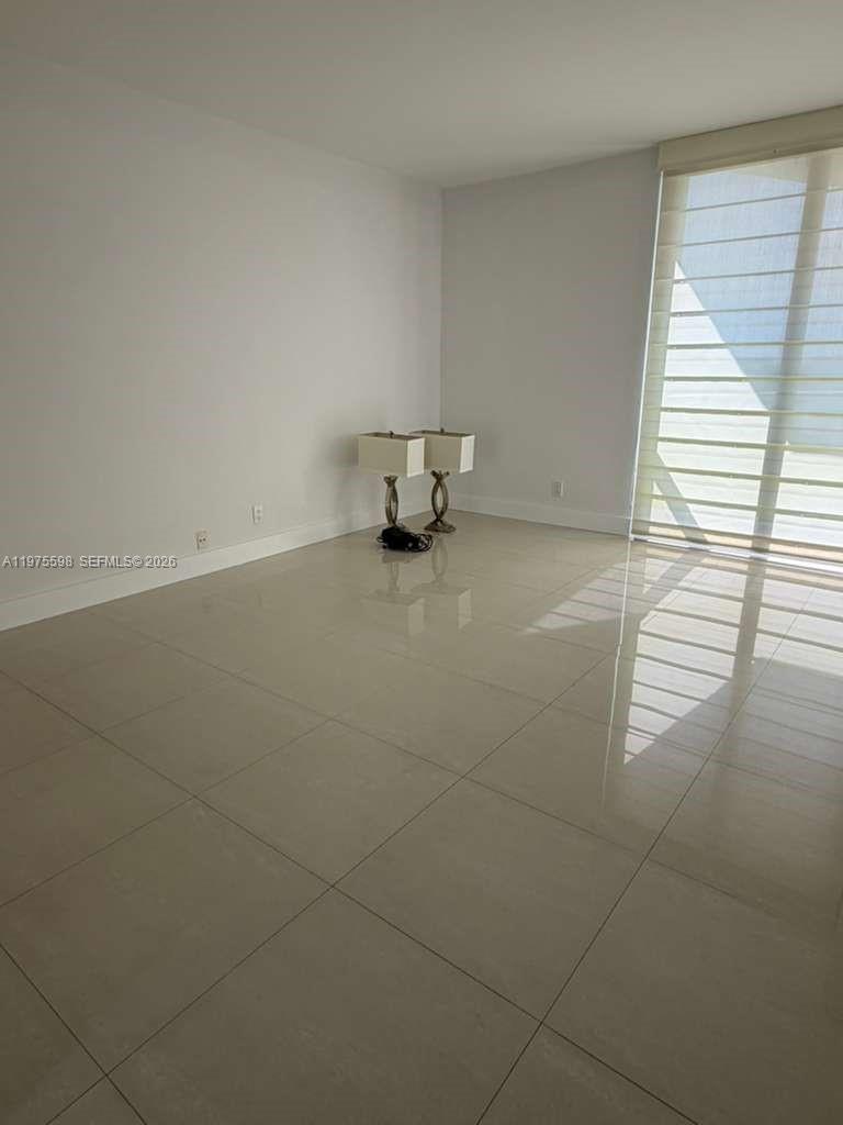 HAMPTONS WEST CONDO - Residential Lease