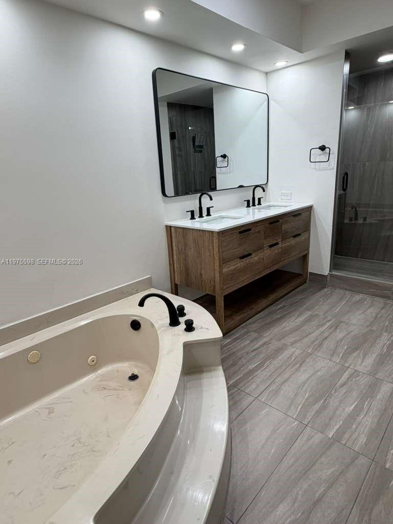 HAMPTONS WEST CONDO - Residential Lease