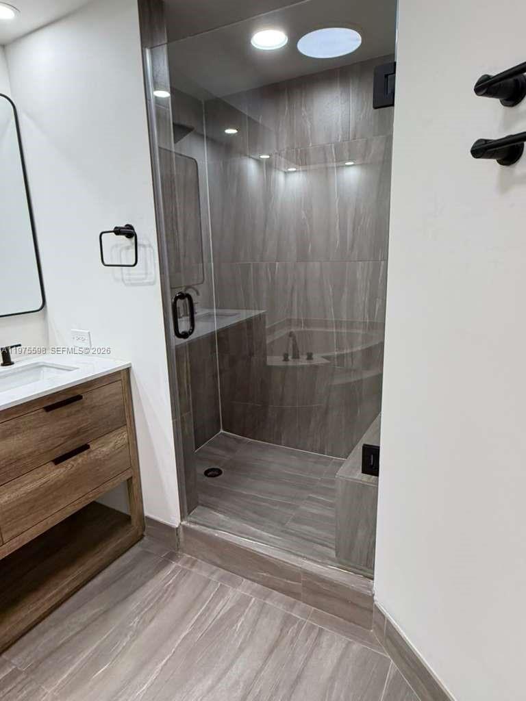 HAMPTONS WEST CONDO - Residential Lease