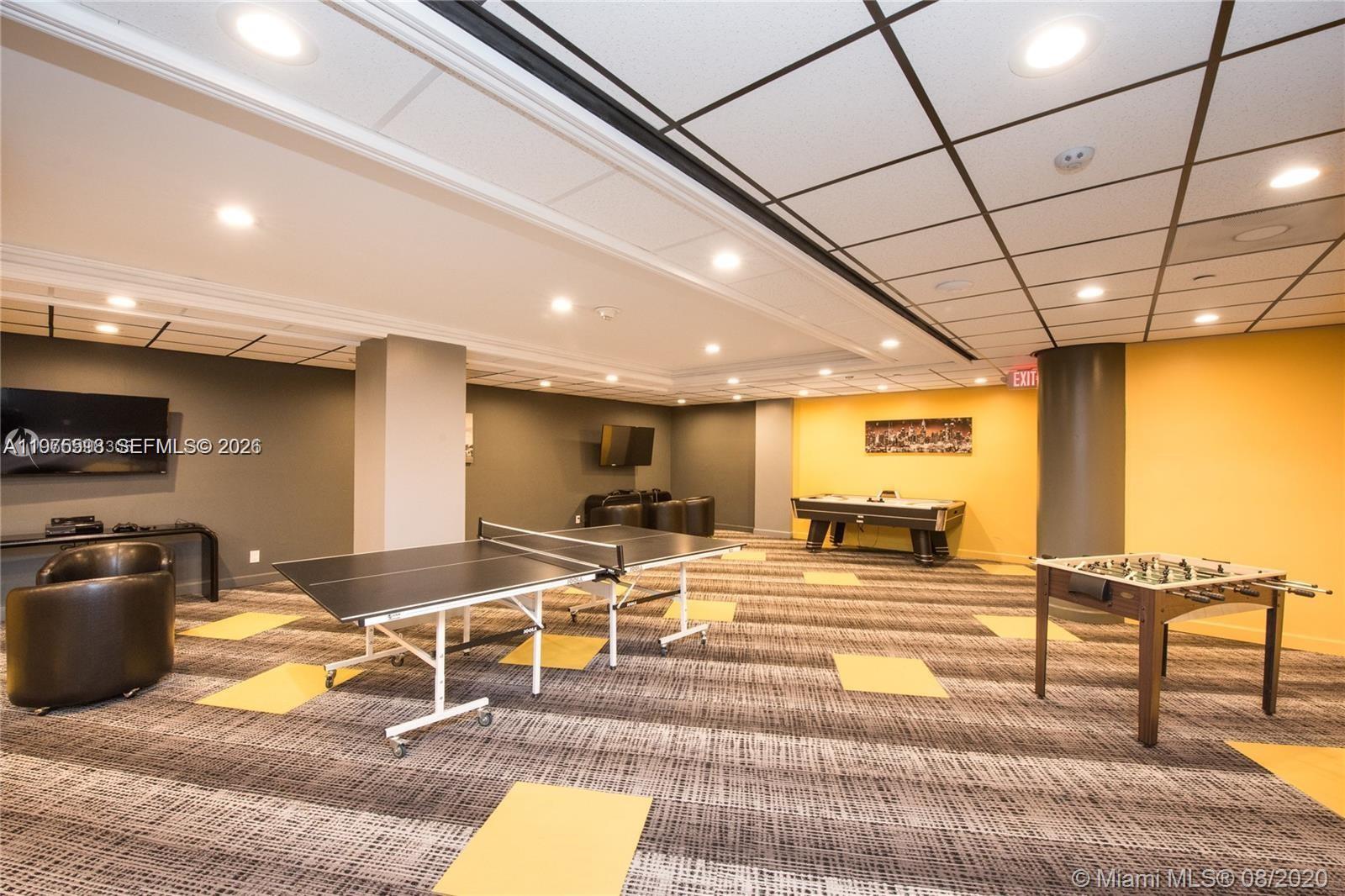 HAMPTONS WEST CONDO - Residential Lease