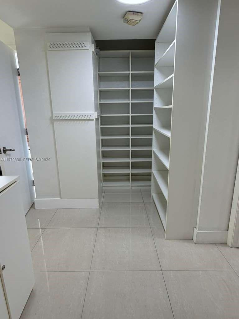 HAMPTONS WEST CONDO - Residential Lease