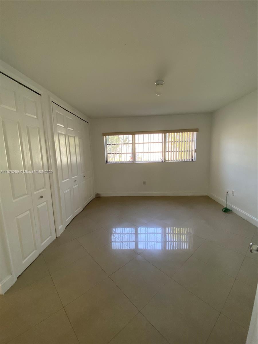 VILLAGE AT DADELAND CONDO - Residential