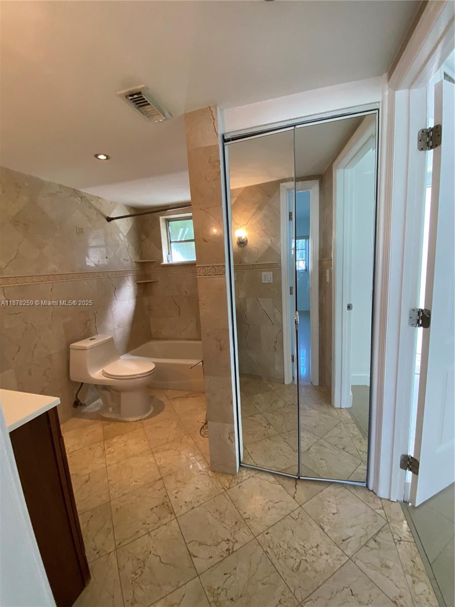 VILLAGE AT DADELAND CONDO - Residential