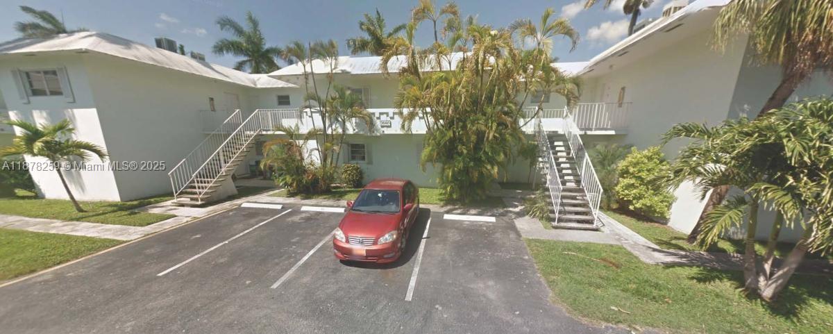 VILLAGE AT DADELAND CONDO - Residential