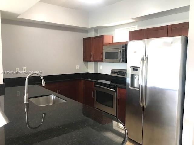 DOWNTOWN DADELAND CONDO N - Residential Lease