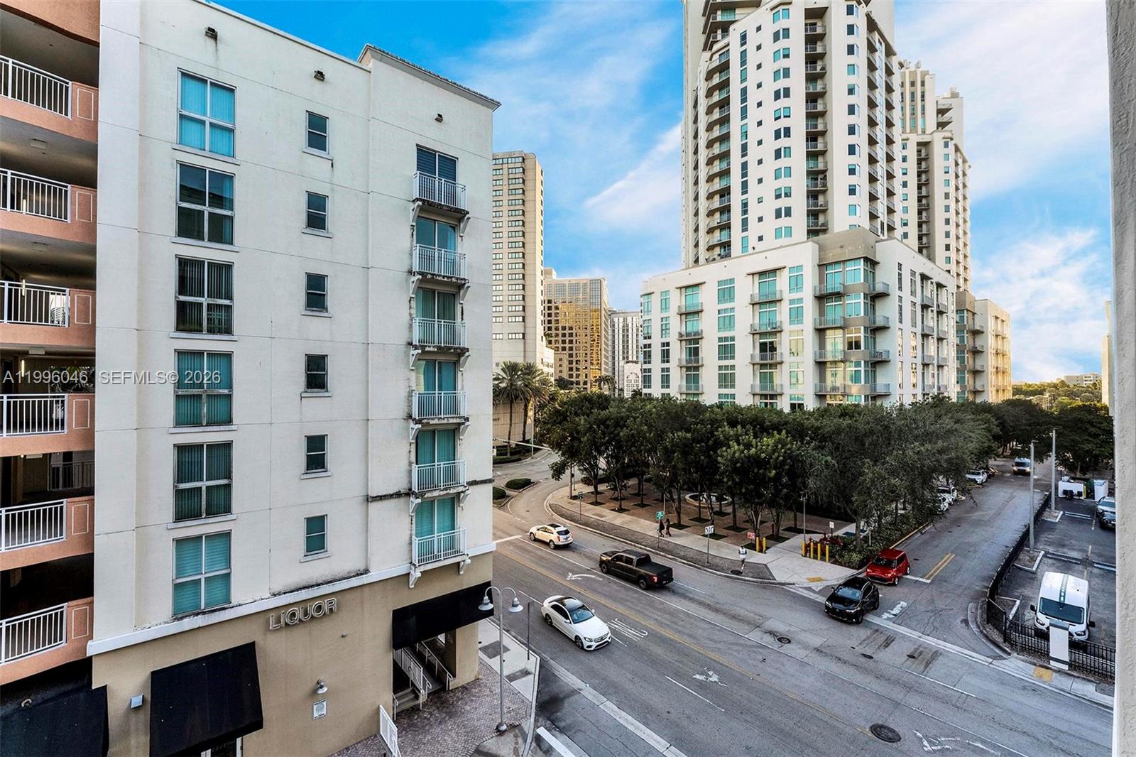DOWNTOWN DADELAND CONDO N - Residential Lease