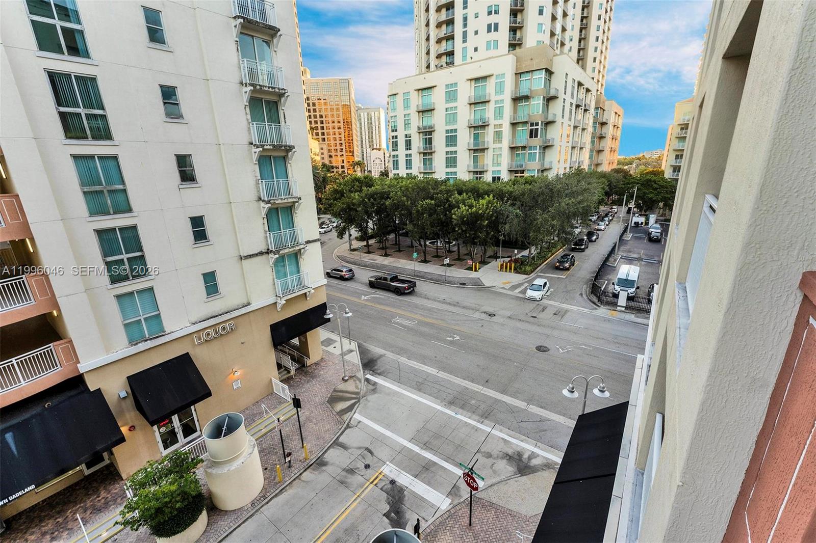 DOWNTOWN DADELAND CONDO N - Residential Lease