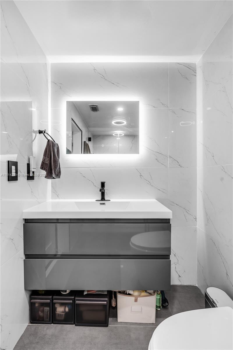 VILLA BRICKELL CONDO - Residential Lease