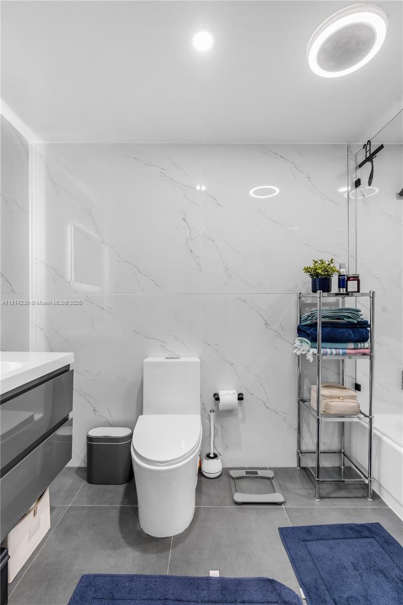 VILLA BRICKELL CONDO - Residential Lease