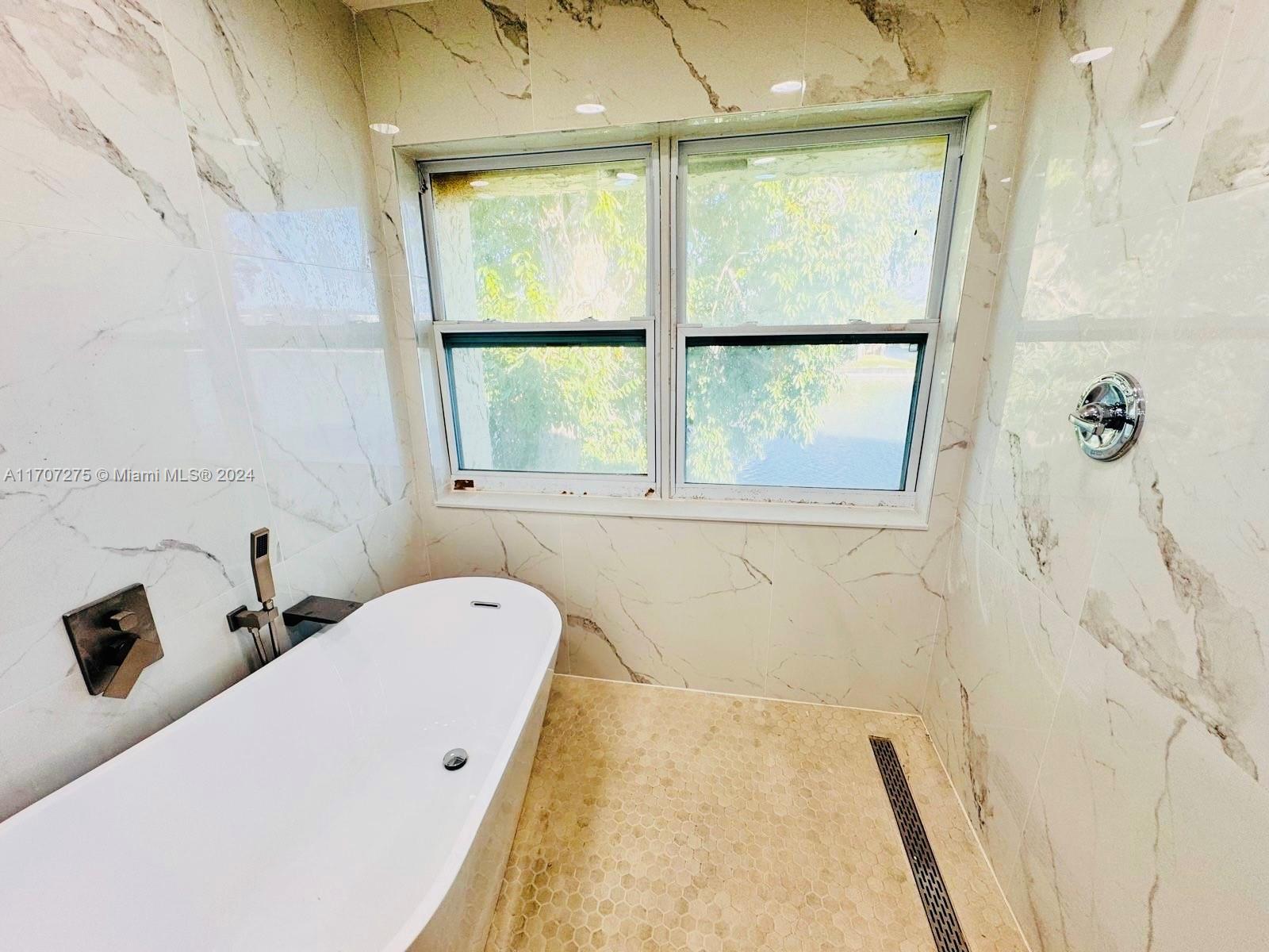 WIMBLEDON TOWNHOUSE II-13 - Residential Lease