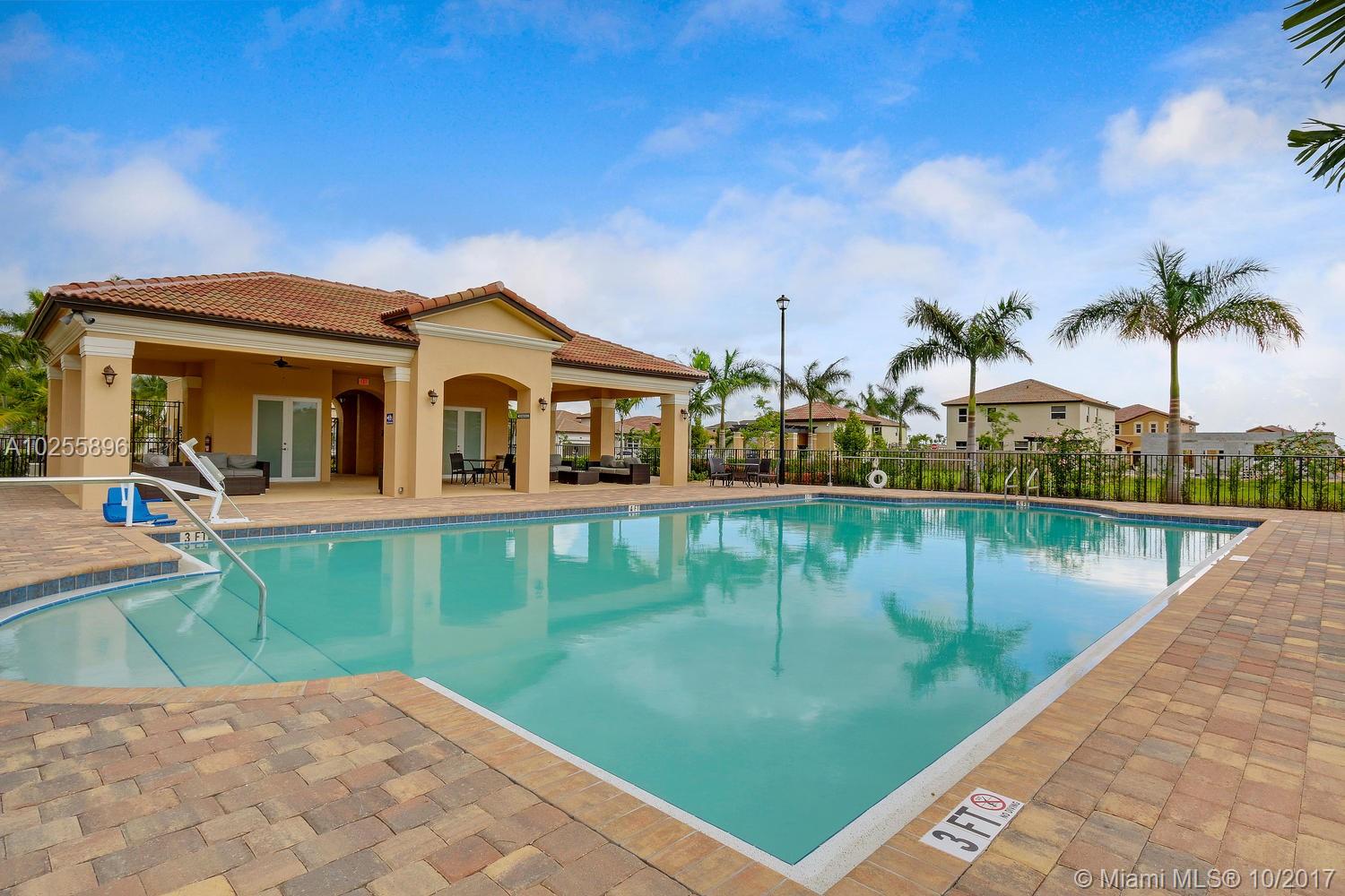HEMINGWAY POINT - Residential