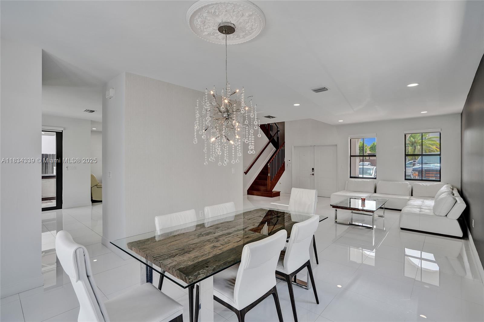 FONTAINEBLEAU WEST NORTH - Residential