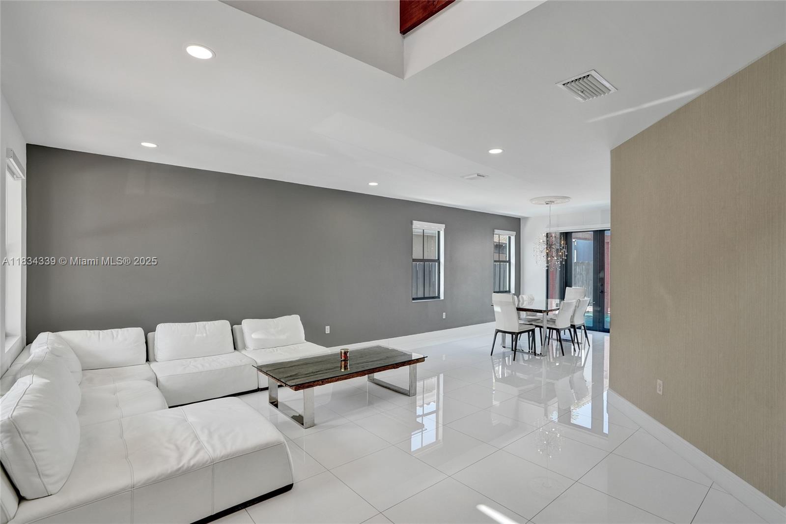 FONTAINEBLEAU WEST NORTH - Residential