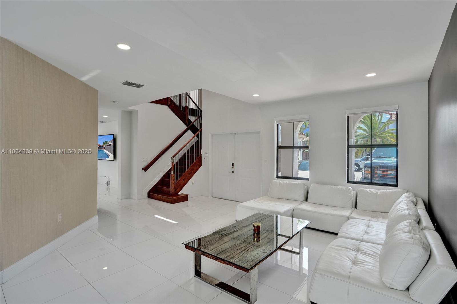 FONTAINEBLEAU WEST NORTH - Residential