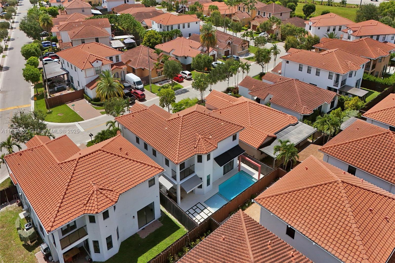 FONTAINEBLEAU WEST NORTH - Residential