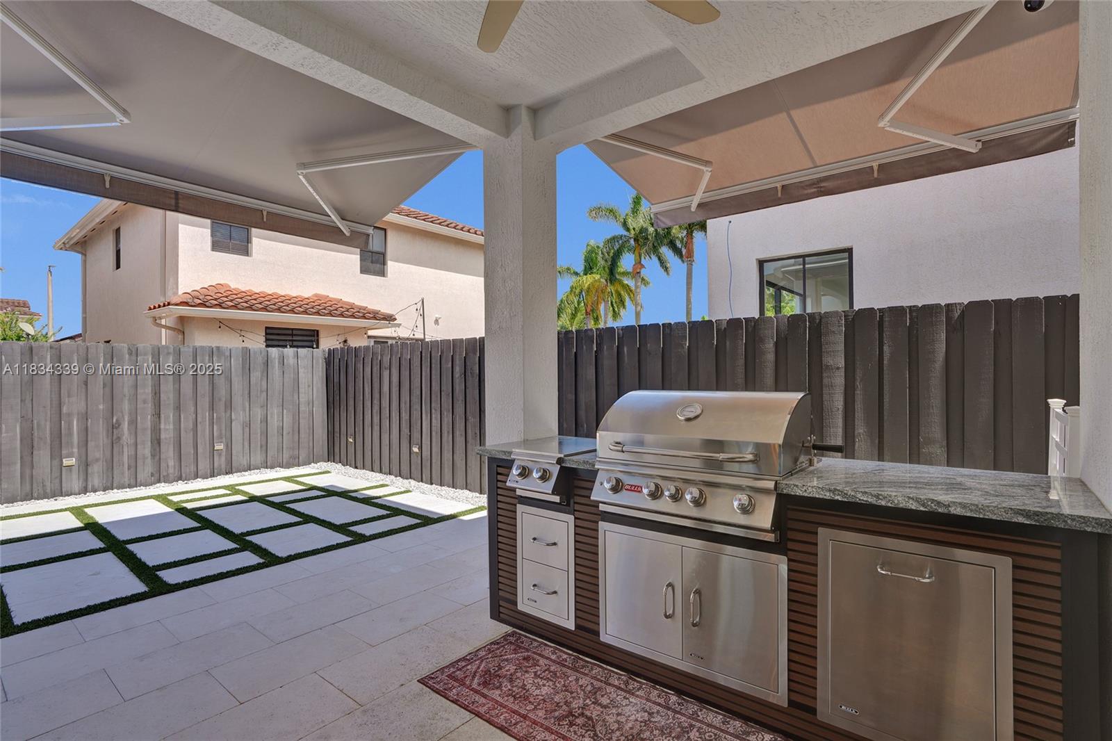 FONTAINEBLEAU WEST NORTH - Residential