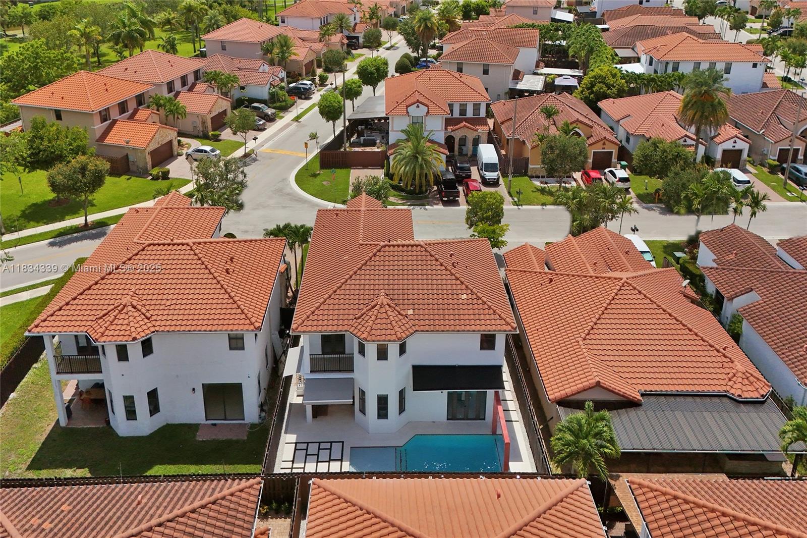 FONTAINEBLEAU WEST NORTH - Residential