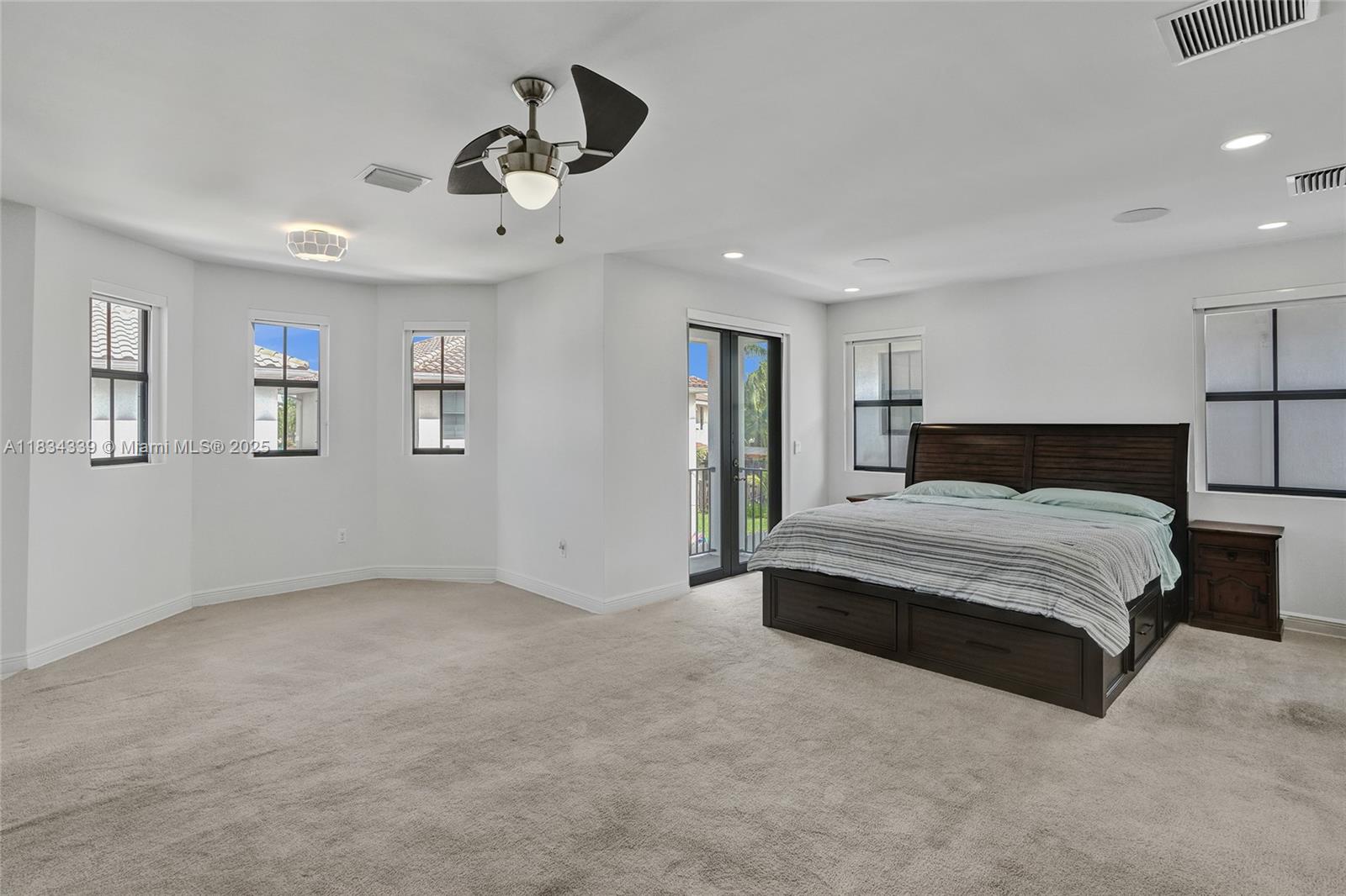 FONTAINEBLEAU WEST NORTH - Residential