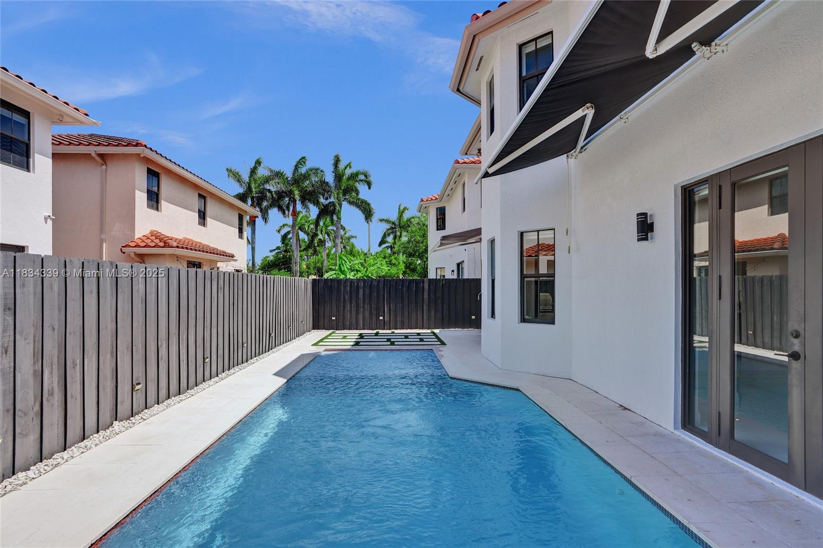 FONTAINEBLEAU WEST NORTH - Residential