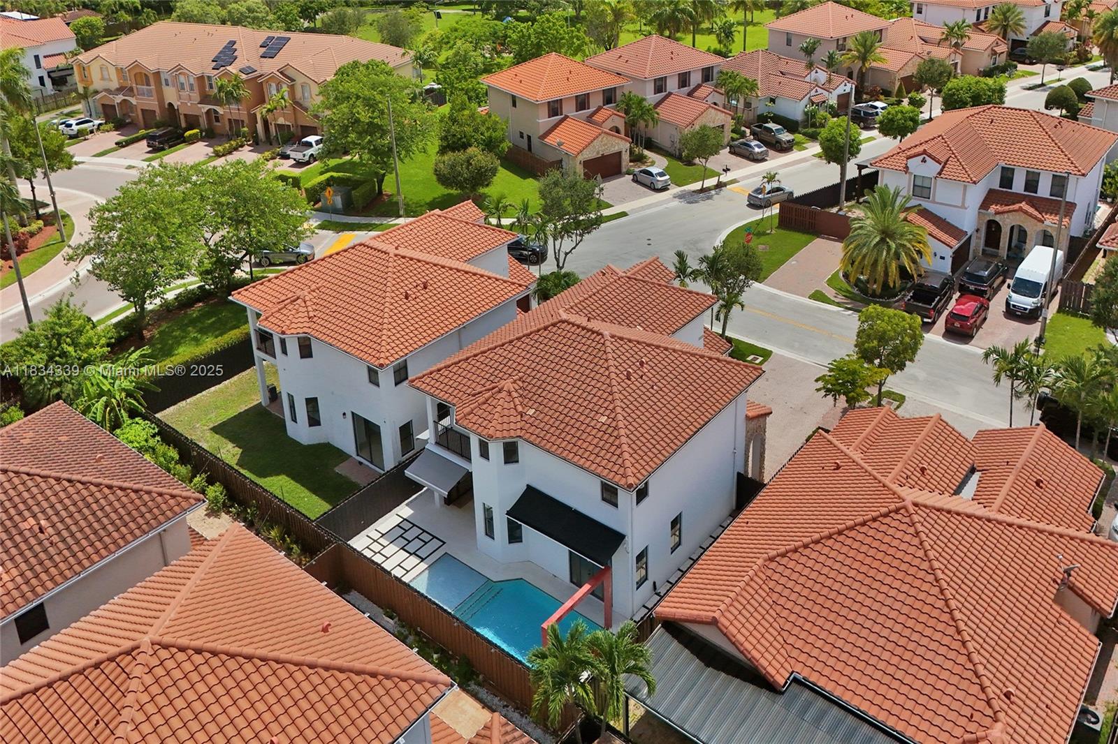 FONTAINEBLEAU WEST NORTH - Residential