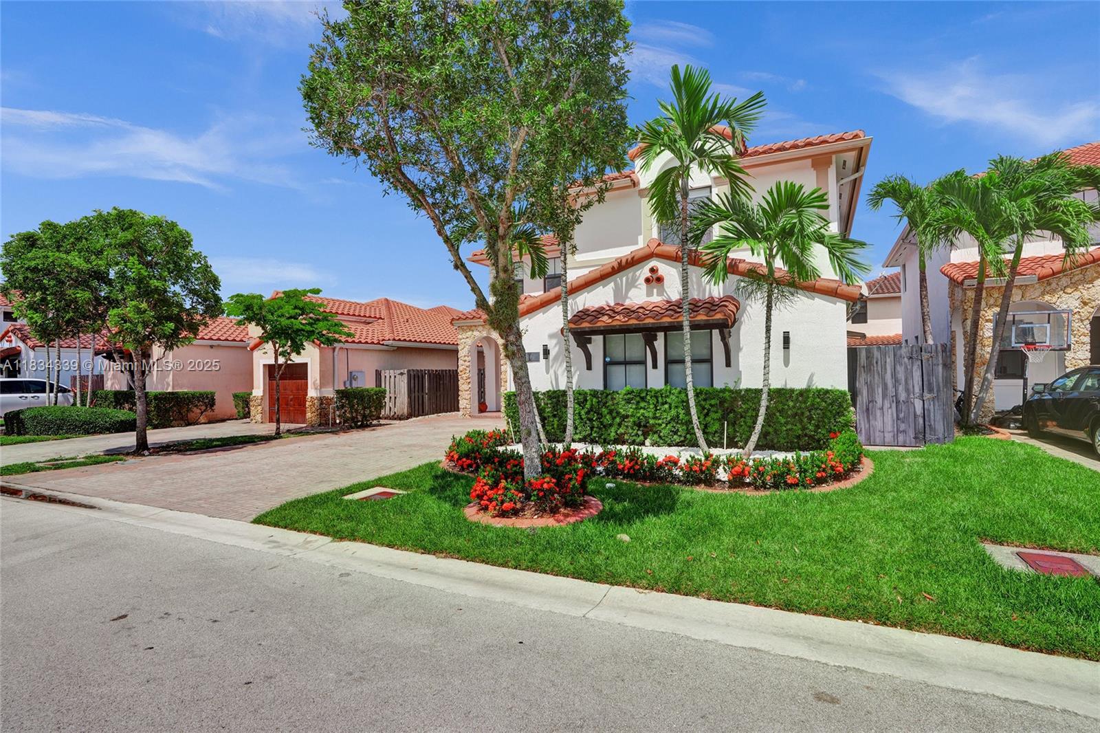 FONTAINEBLEAU WEST NORTH - Residential