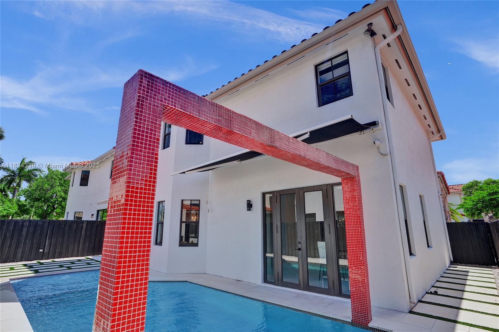 FONTAINEBLEAU WEST NORTH - Residential