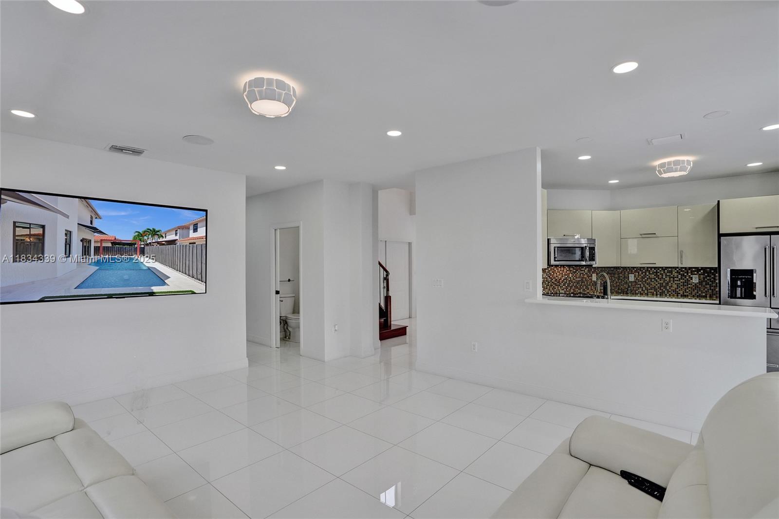 FONTAINEBLEAU WEST NORTH - Residential