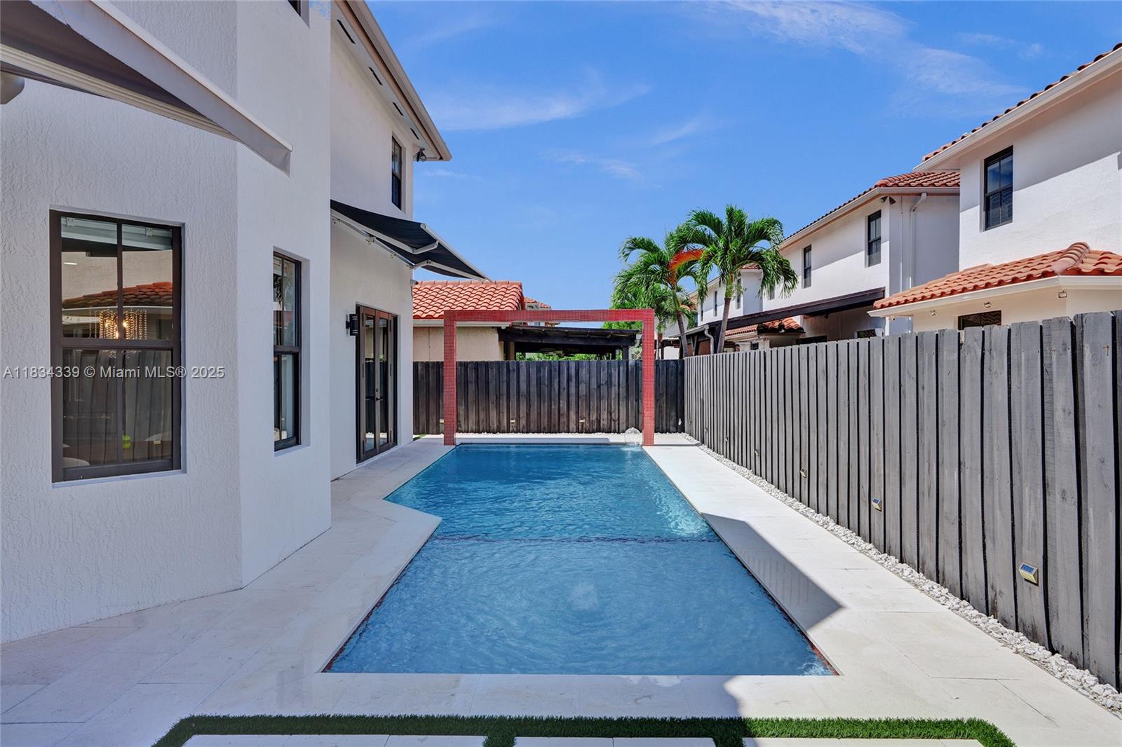 FONTAINEBLEAU WEST NORTH - Residential