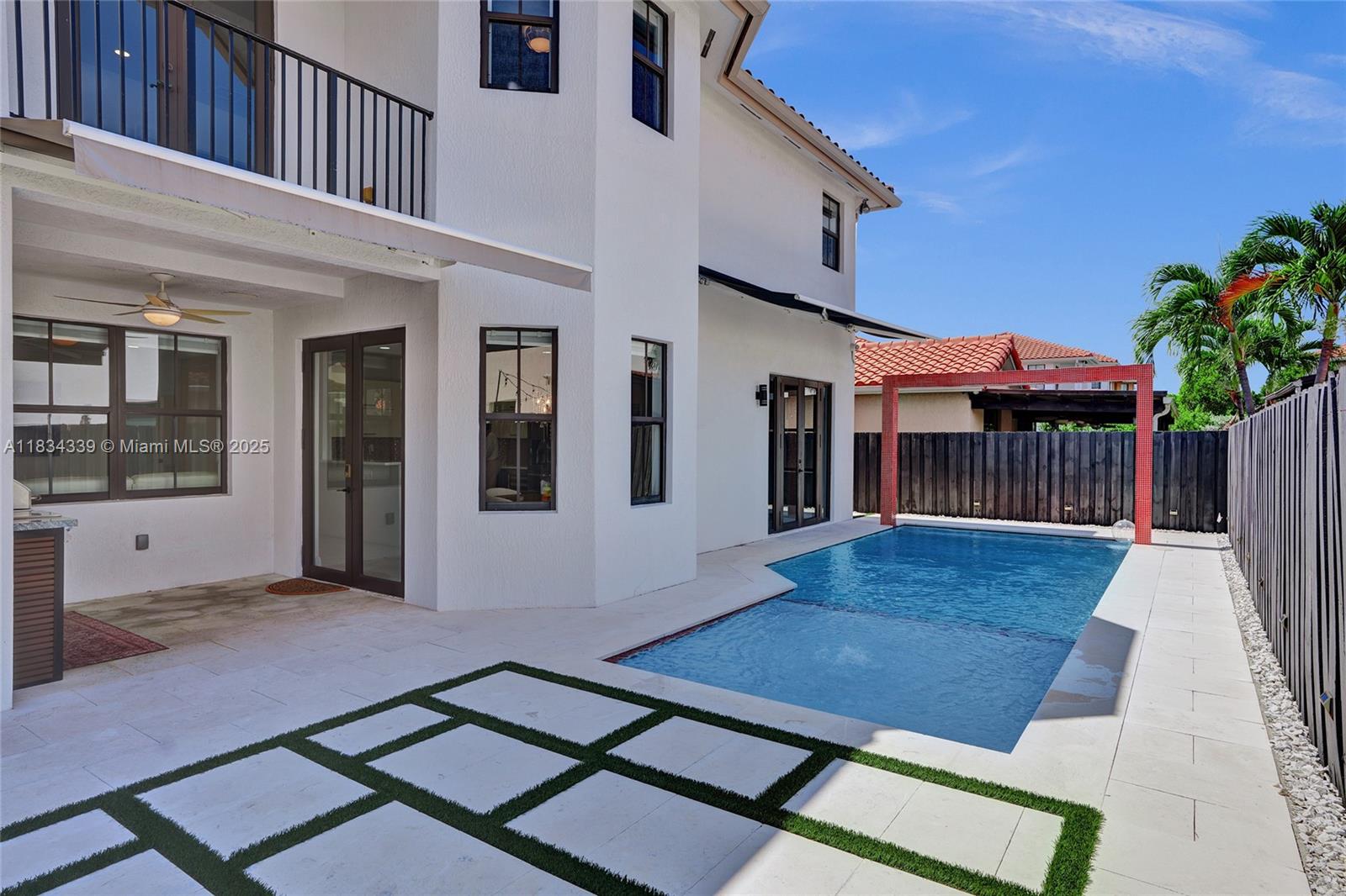 FONTAINEBLEAU WEST NORTH - Residential