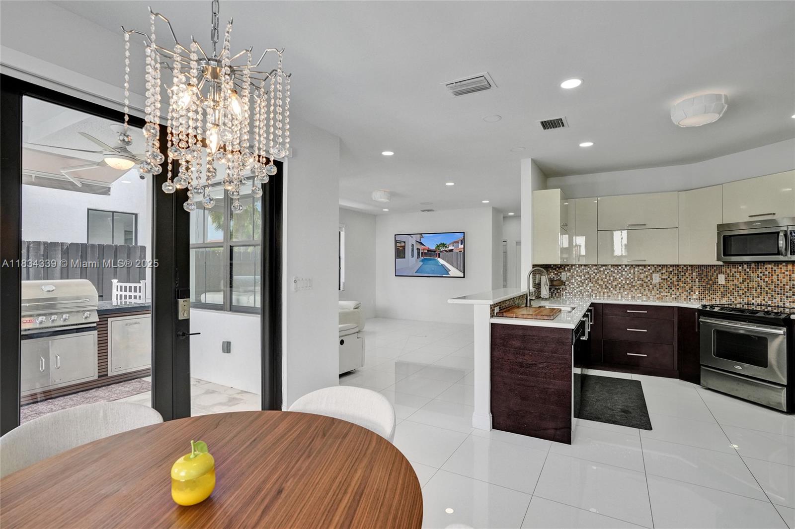 FONTAINEBLEAU WEST NORTH - Residential