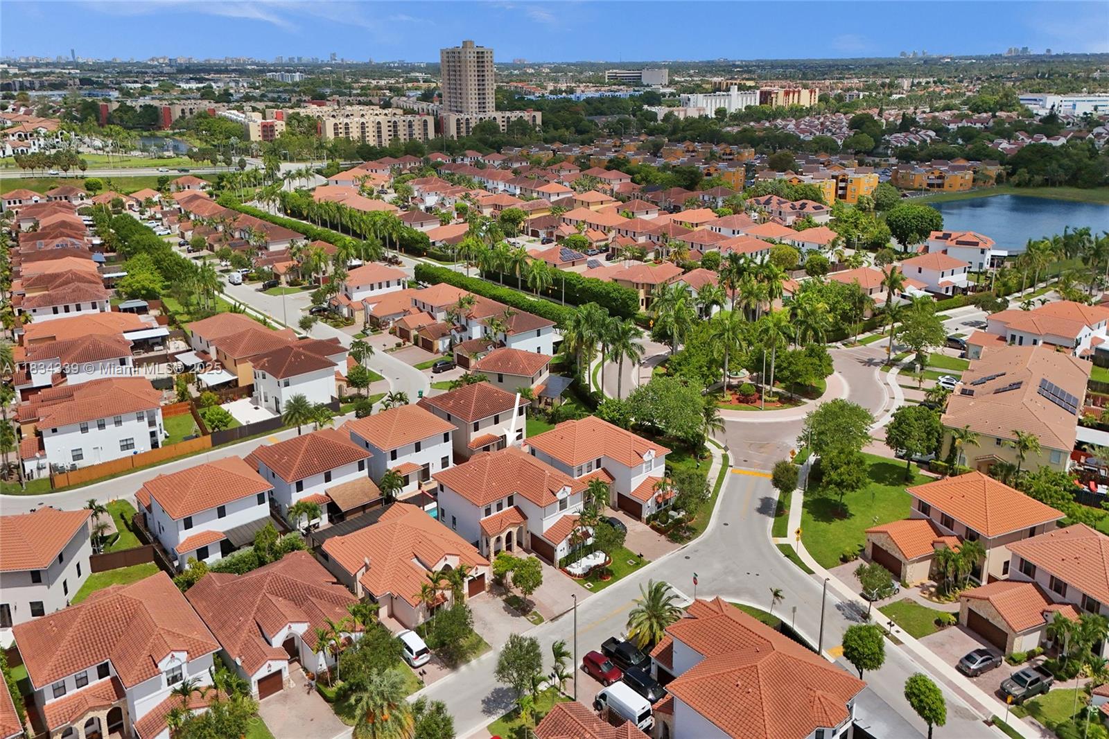 FONTAINEBLEAU WEST NORTH - Residential