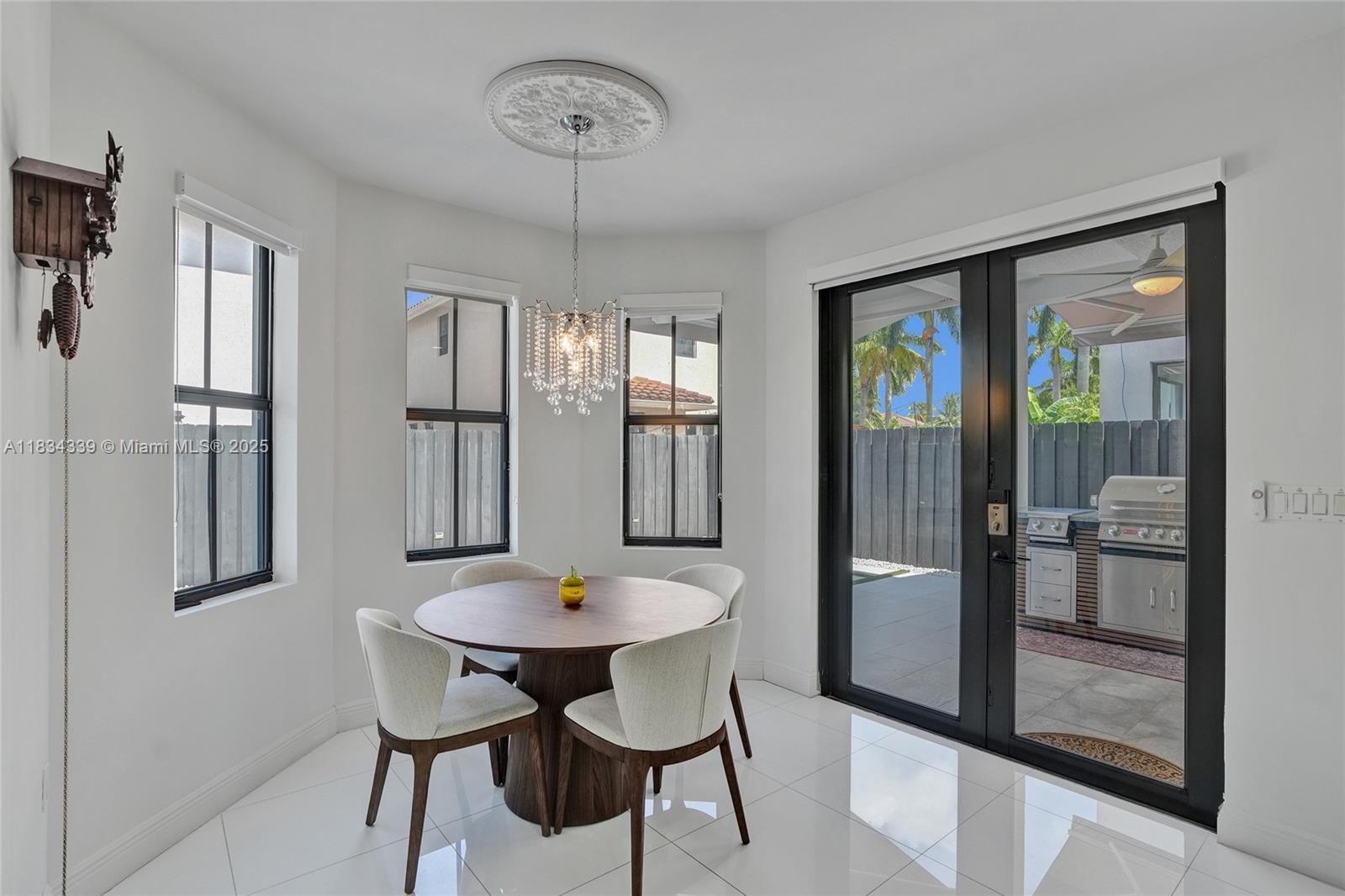 FONTAINEBLEAU WEST NORTH - Residential