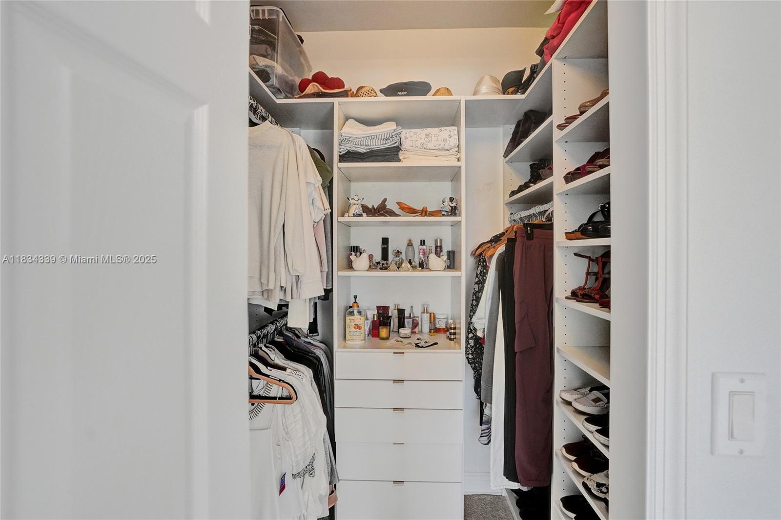 FONTAINEBLEAU WEST NORTH - Residential