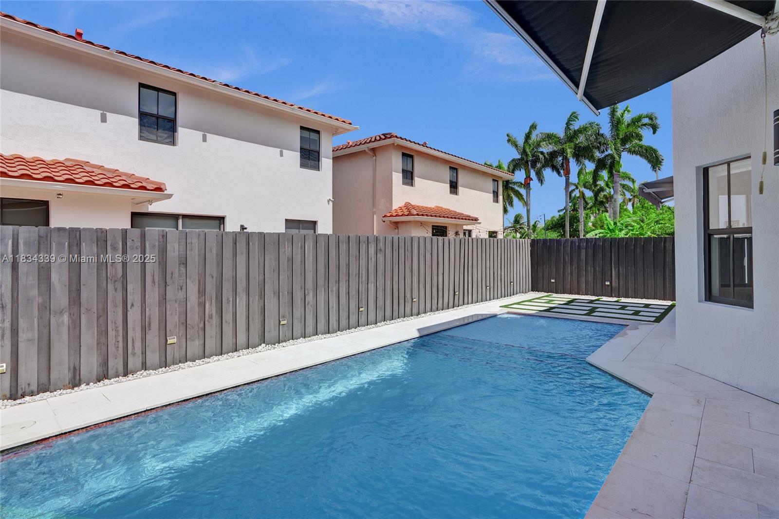 FONTAINEBLEAU WEST NORTH - Residential