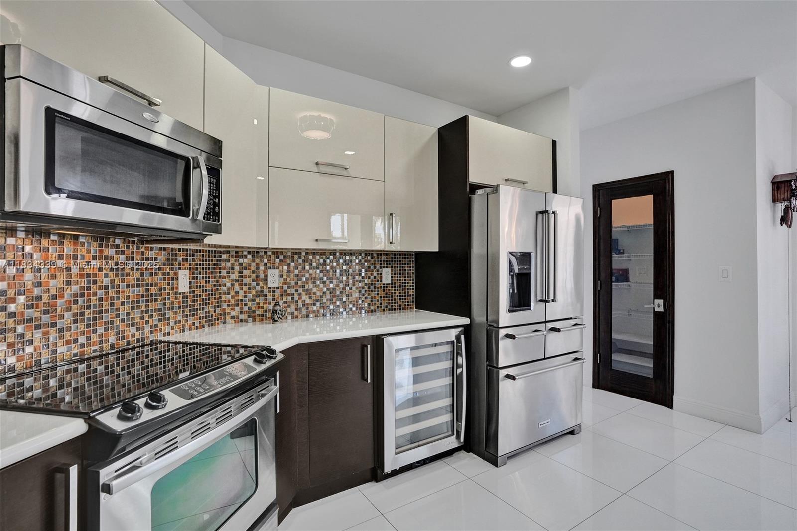 FONTAINEBLEAU WEST NORTH - Residential