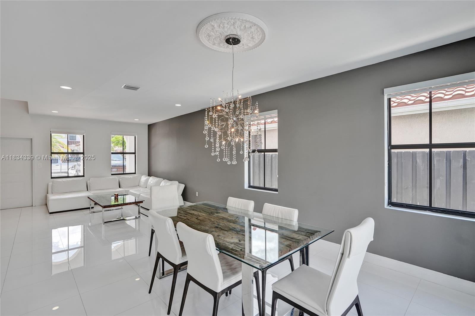 FONTAINEBLEAU WEST NORTH - Residential