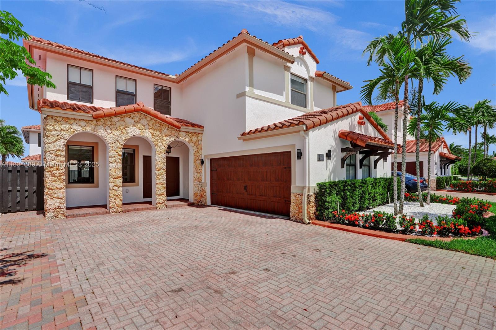 FONTAINEBLEAU WEST NORTH - Residential