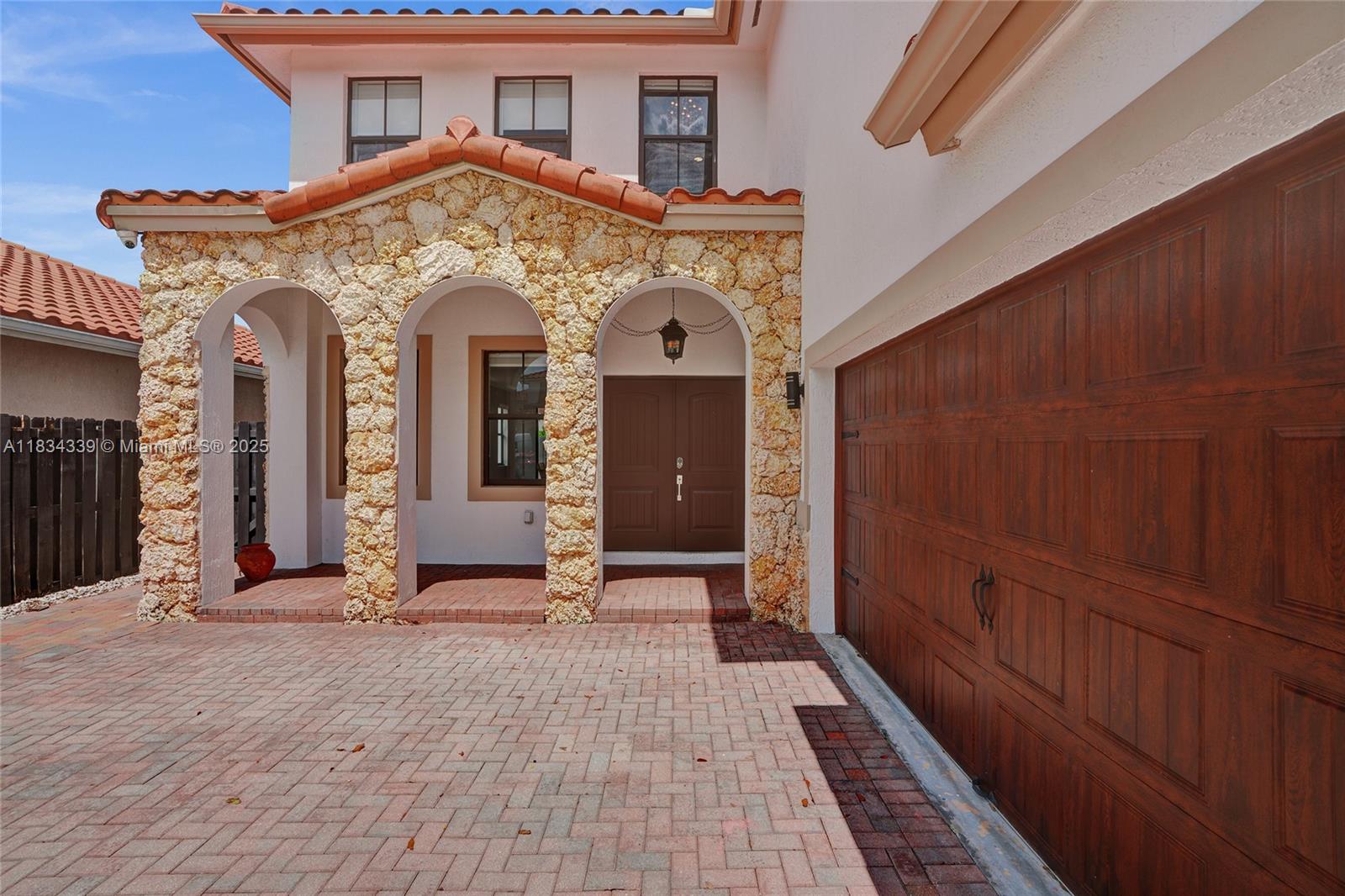 FONTAINEBLEAU WEST NORTH - Residential